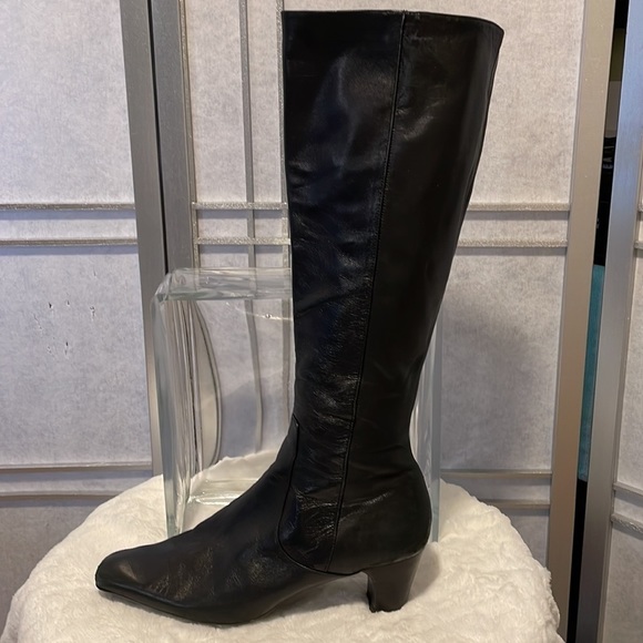 Cole Haan size 9 B - Picture 3 of 14